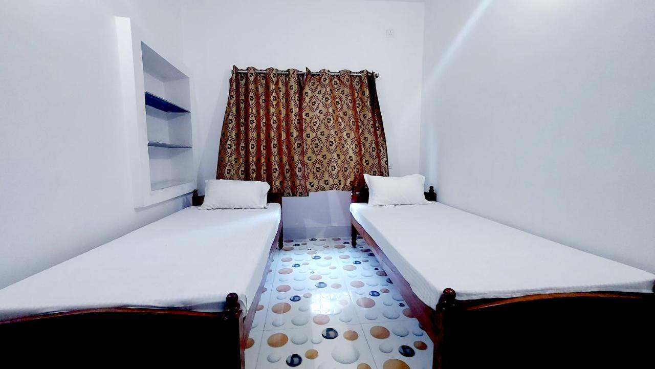 Nilam Guest House Bodh Gaya Luaran gambar