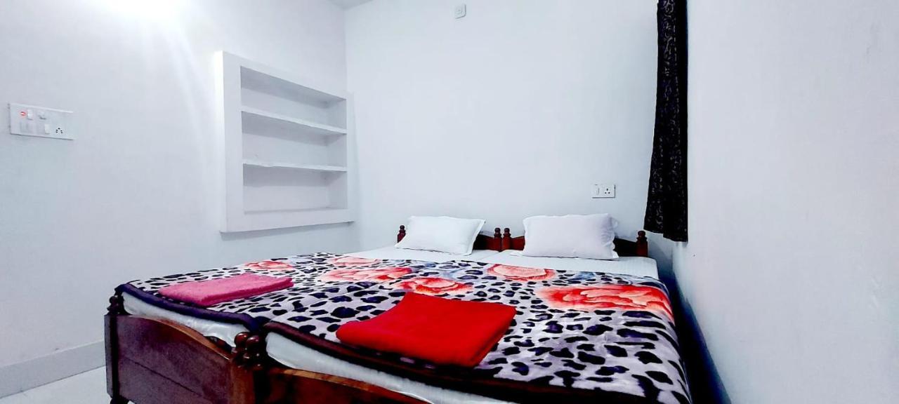 Nilam Guest House Bodh Gaya Luaran gambar