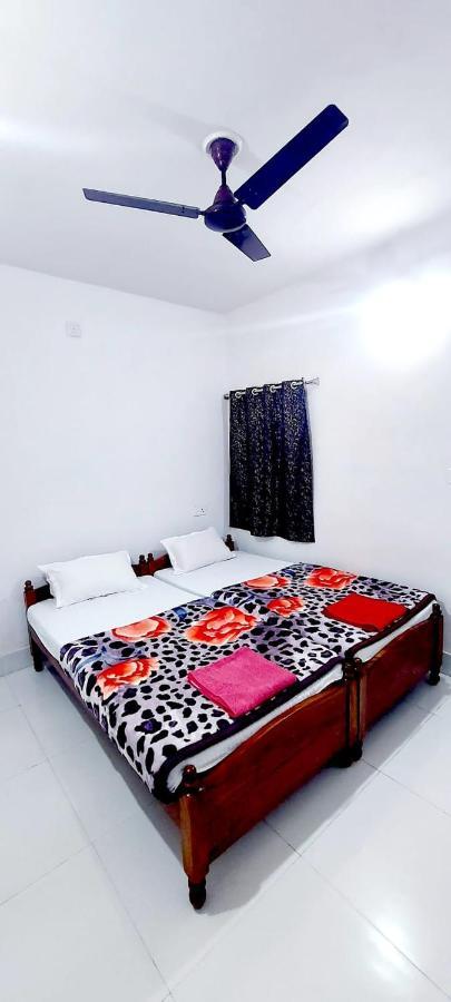 Nilam Guest House Bodh Gaya Luaran gambar