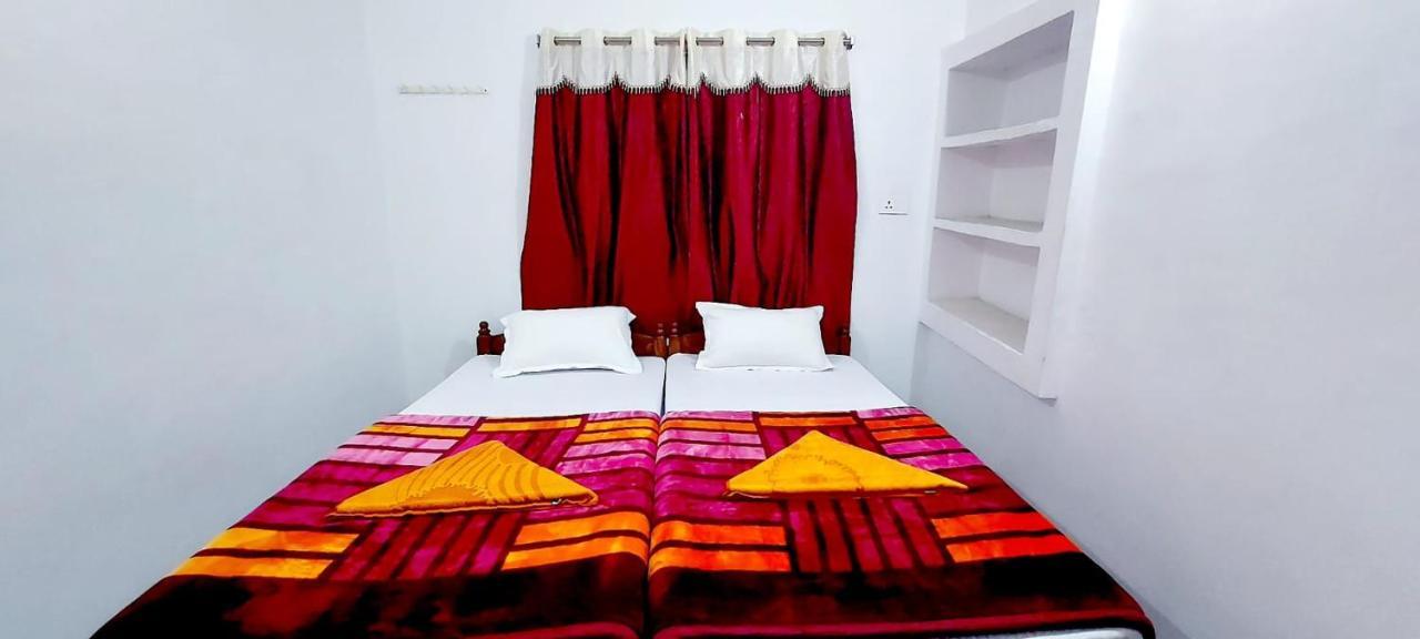 Nilam Guest House Bodh Gaya Luaran gambar