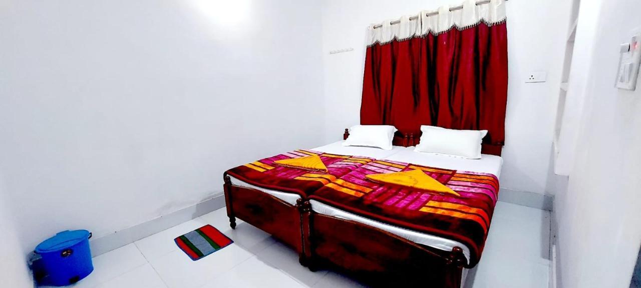 Nilam Guest House Bodh Gaya Luaran gambar